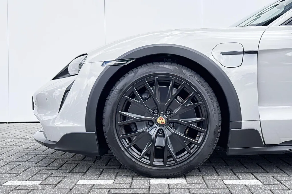 Porsche Taycan Cross Turismo 4 93 kWh