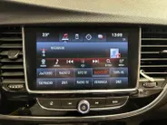 Opel Mokka X 1.4 Turbo 120 Jaar Edition | All-Seasonbanden | Apple Carplay / Android Auto | Parkeersensoren Voor + Achter | Camera Achter | Lichtsensor | Cruise Control | 17' Lichtmetalen Velgen