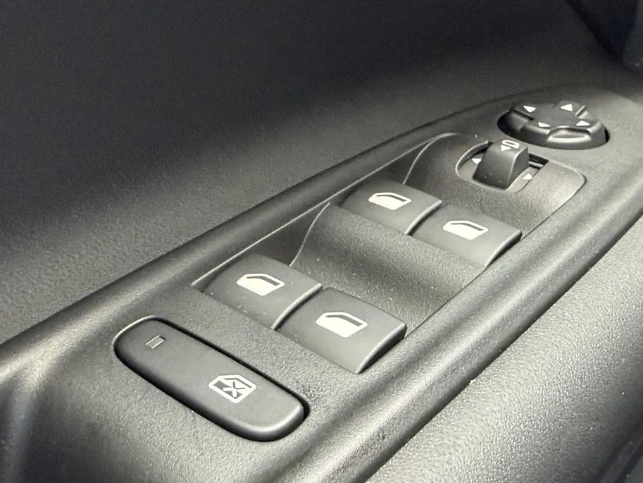 Fiat 600 1.2 Hybrid 145 PK Sport | Camera | Carplay | Winter | 18' VERKOCHT
