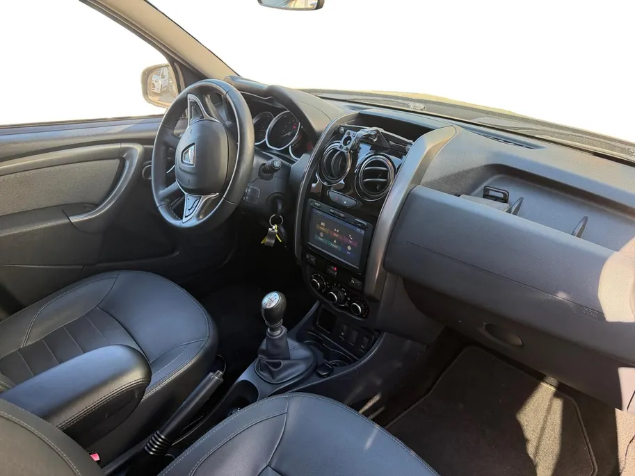 Dacia Duster 1.2 TCe 4x2 Blackshadow | Trekhaak | Navigatie | Bluetooth | Cruise Control | Camera | Parkeersensoren | Onderhoudshistorie | 12 Maanden BOVAG Garantie