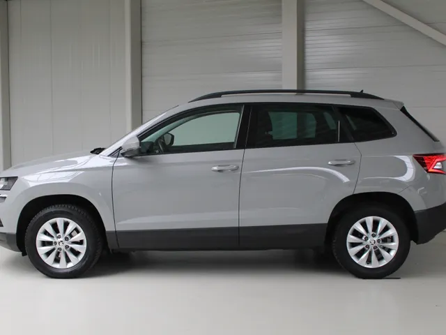 Škoda Karoq 1.0 TSI Business Edition Navigatie | climate Control | Stoelverwarming |