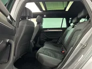 Volkswagen Passat Variant 1.5 TSI R-Line Business + DSG Automaat | Panoramadak | Trekhaak | Elektrische Stoelen