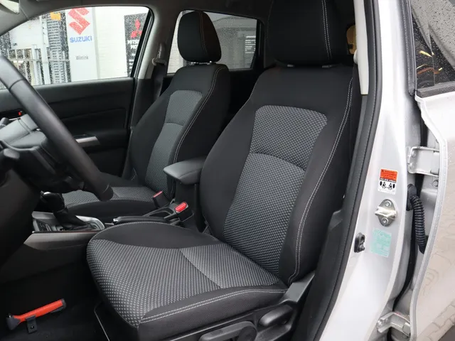 Suzuki Vitara 1.5 Hybrid Select Automaat | All Seasons | Blindspot | Carplay | Adaptive Cruise