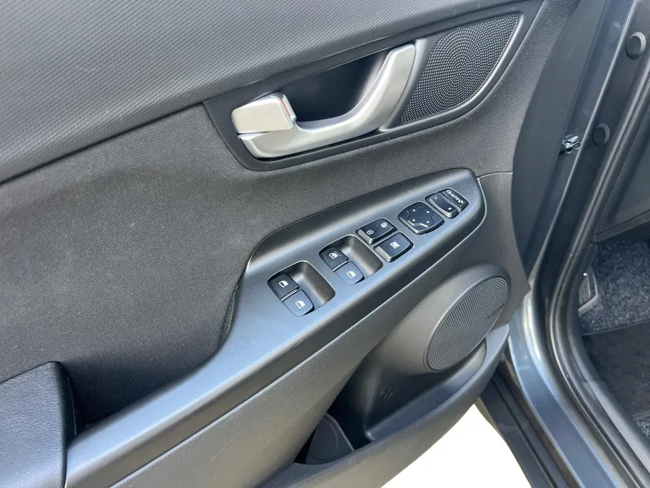 Hyundai Kona 1.6 GDI HEV Fashion Design Sky 105PK | 1ste eigenaar | Navigatie | Apple Carplay & Android Auto | Adaptive cruise control | Trekhaak | Schuif- kanteldak | Parkeersensoren achter | Stoelverwarming voor |