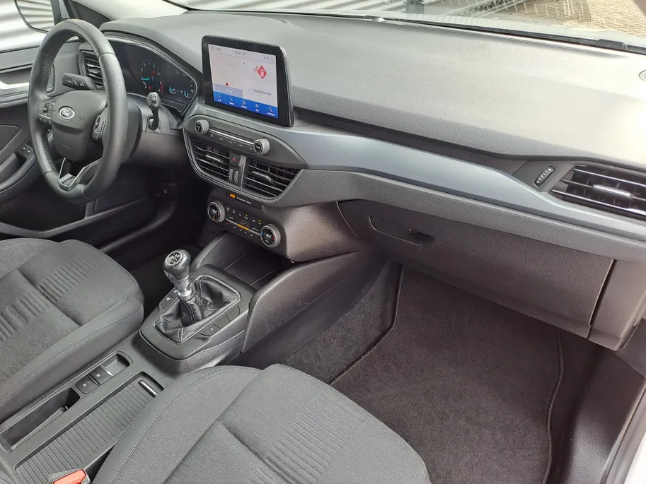 Ford Focus Wagon 1.0 EcoBoost Active Business | Navi | PDC | Cruise | Trekhaak | ECC | Stoel, Stuur, Voorruit verwarming