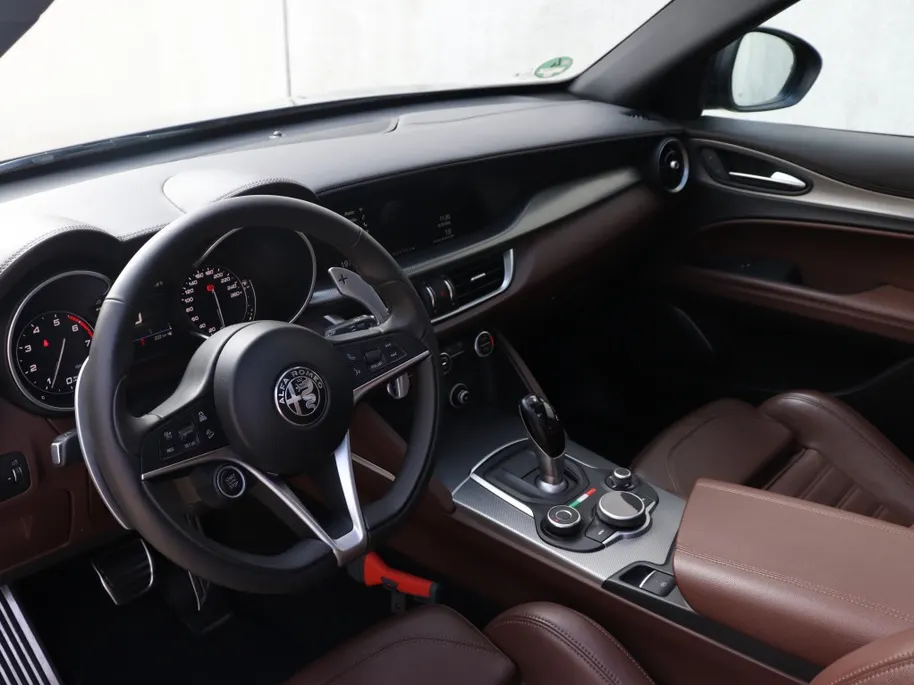 Alfa Romeo Stelvio 2.0 Turbo 280 PK AWD B-Tech | Veloce | Pano | Driver | 20'