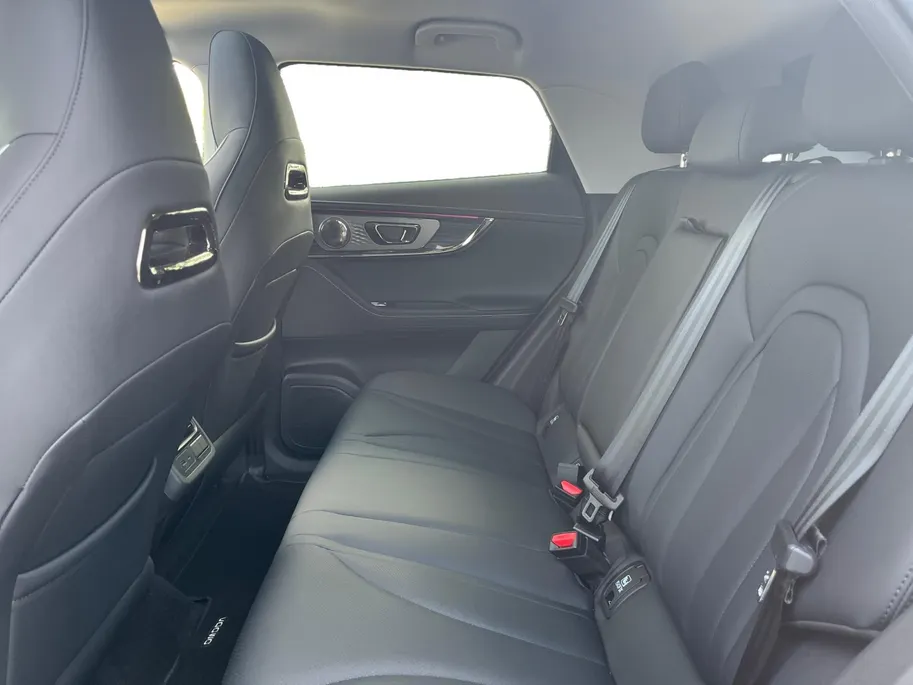 Omoda 5 EV Premium 61 kWh | DEMO | 360 camera | Leder | Stoelverwarming en stoelverkoeling | Carplay |