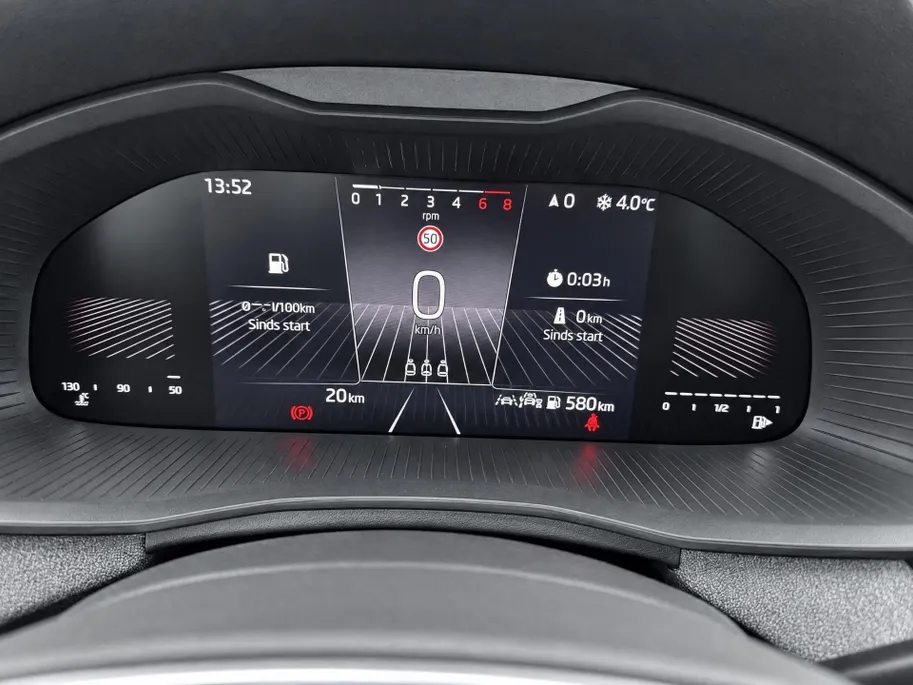 Škoda Kamiq Selection 1.0 TSI 85 kW / 115 PK SUV 6 versn. Hand | Metallic Lak | 16'' lichtmetalen velgen | Privatelease 369,-!!