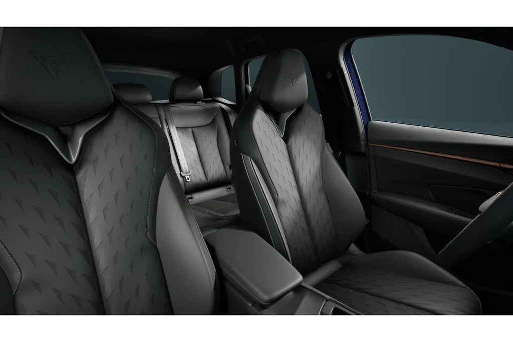 CUPRA Terramar VZ Limited | Achteruitrijcamera | Draadloze Apple CarPlay™, Android Auto™ | Elektronisch Sperdifferentieel (XDS)