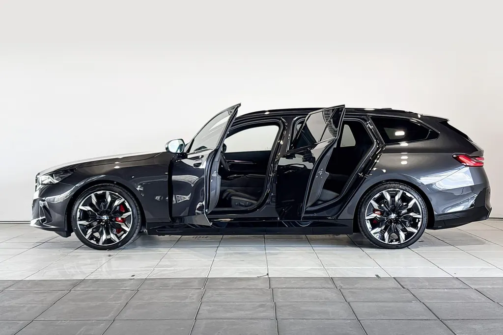 BMW i5 Touring eDrive40 Innovation Pack M Sportpakket Pro