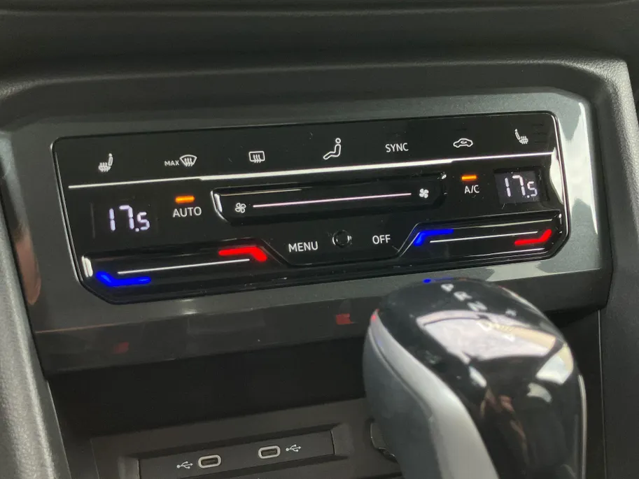 Volkswagen Tiguan 1.5TSI/150PK R-Line Black Style DSG · Panoramadak · Camera · Apple/Android Car Play · Stoel- & stuurverwarming