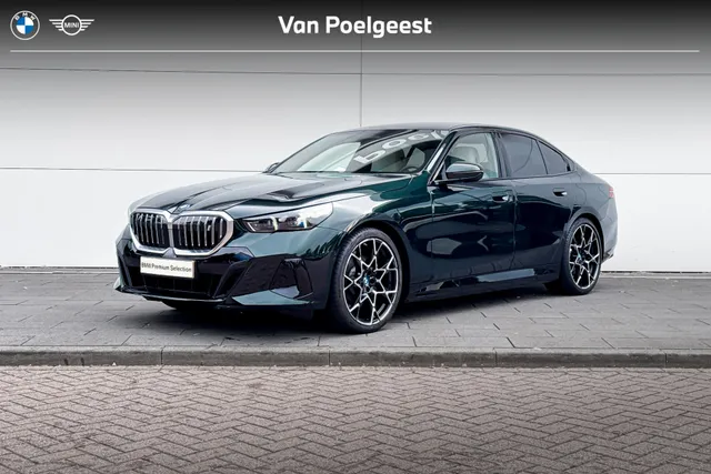 BMW i5 Sedan