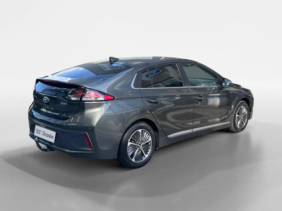 Hyundai IONIQ 1.6 GDi PHEV Premium | 52km elektrisch WLTP | Navigatie | Trekhaak | Climate Control | Apple Carplay & Android Auto | Parkeersensoren rondom | Stoel- en stuurverwarming |