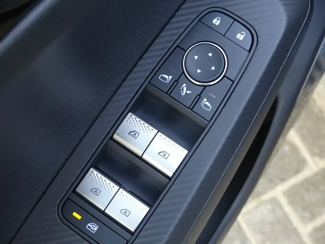 Mitsubishi Outlander 2.4 PHEV Instyle ( meerder kleuren leverbaar )