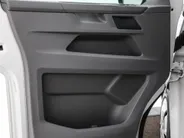 Volkswagen Bedrijfswagens Transporter 2.0 TDI 150pk DSG L1H1 28 · Apple/Android Car Play · Afneembare Trekhaak · Cruise Control · Airco · Navigatie · Parkeersensoren ·