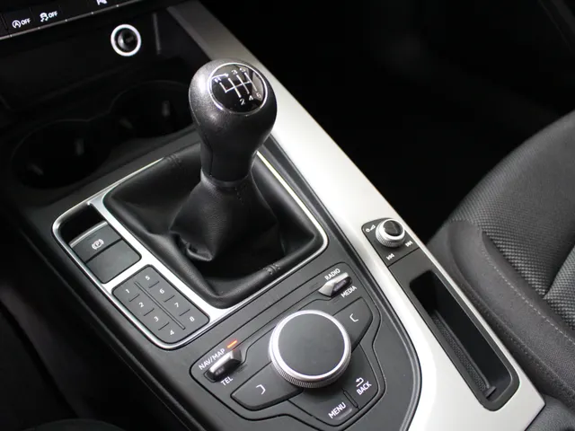 Audi A4 Avant 35 TFSI Pro Line Navigatie | Parkeersensoren | All Season Banden | Dealeronderhouden