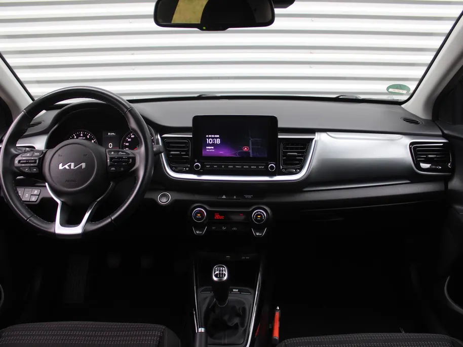 Kia Stonic 1.0 T-GDi MHEV DynamicPlusLine | Trekhaak | 15' LM | Clima | Cruise | Navi | Camera | LED | Keyless | 1e eigenaar |