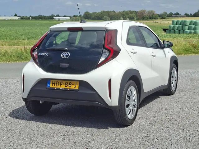 Toyota Aygo X 1.0 VVT-i MT Play AIRCO | CRUISE | NL-auto | rijklaarprijs !!