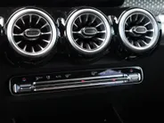 Mercedes-Benz EQB 250+ Business Solution AMG 7p. 71 kWh l Keyless l Achteruitrij camera l Stoelverwarming l Memory