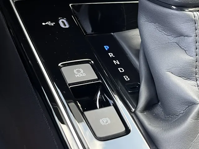 Toyota Corolla Cross Hybrid 140 Dynamic | All Seasons