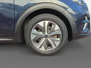 Kia e-Niro DynamicPlusLine 64 kWh | SOH 99,5 % | 3 Fase laden | 1e Eigenaar | Dealer onderhouden | Stoelverwarming | Schuif-/kanteldak | Fabrieksgarantie t/m 24-08-2029 + 3x 1 jaar |  NAP |