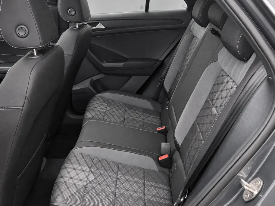 Volkswagen T-Roc 1.5TSI/150PK R-Line Black Style · Panoramadak · Apple/Android Car Play · Navigatie · Camera · Stoelverwarming · Garantie t/m 14-07-2027