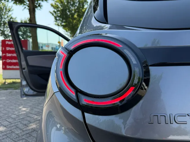 Nissan Micra 52 kWh Evolve NIEUW | 416km WLTP | Navigatie | H&K audio | App Connect | Pro Pilot | Keyless