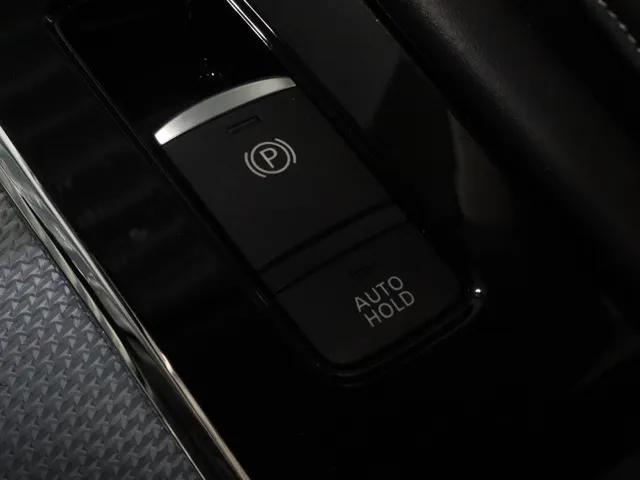Mitsubishi Outlander 2.4 PHEV Instyle Trekhaak | Panodak | Adaptive Cruise | All Seas