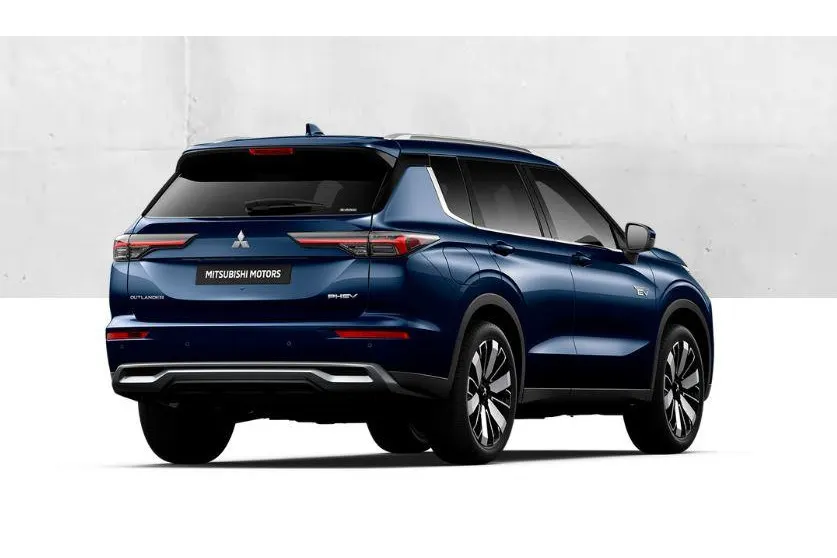 Mitsubishi Outlander 2.4 PHEV Instyle+ € 5.000 euro korting eigen voorraad| 8 jaar garantie| Snel leverbaar | Totaalprijs op is op.m26