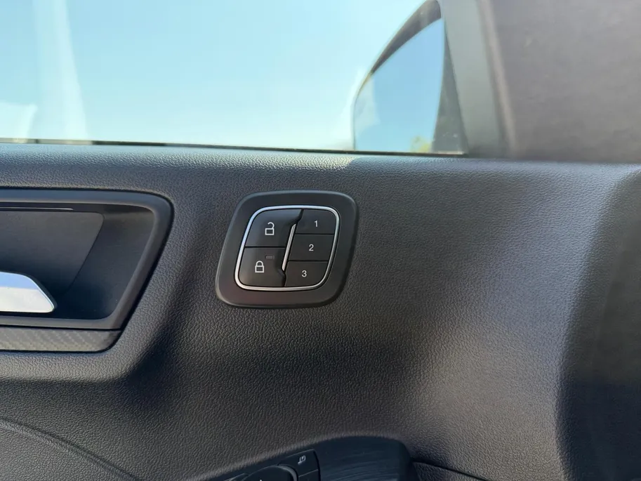 Ford Kuga 2.5 PHEV ST-Line X | Automaat | Pano dak | HUD | Elektr. uitklapbare trekhaak | Adapt. Cruise control | BLIS | Parkeersensoren voor en achter | 360 graden camera | Elektr. achterklep | B&O audio | Navigatie | Apple carplay & Android auto | Fabrieksgaranti