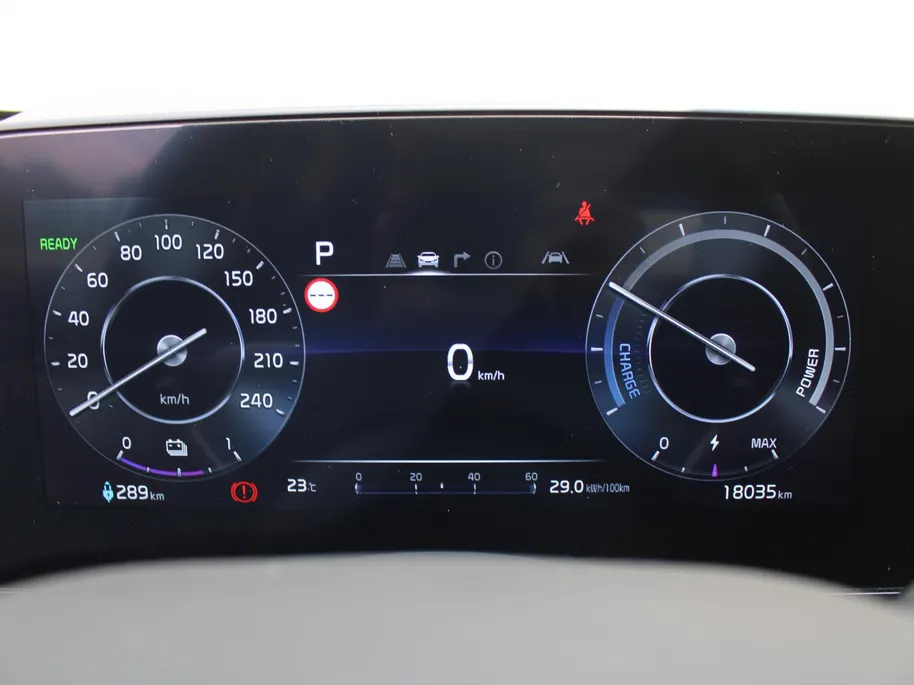 Kia Niro EV Edition Advanced 64.8 kWh | Stuur-/stoelverwarming | Elektr. stoelverstelling | Camera | Cruise adapt. | 17'LM | Clima | 17% bijtelling |