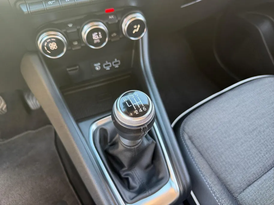 Renault Captur 1.0 TCe 90 Intens | Apple Carplay & Android Auto | Parkeersensoren | Volledig Dealer Onderhouden | Cruise & Climate Control | 12 Maanden BOVAG Garantie