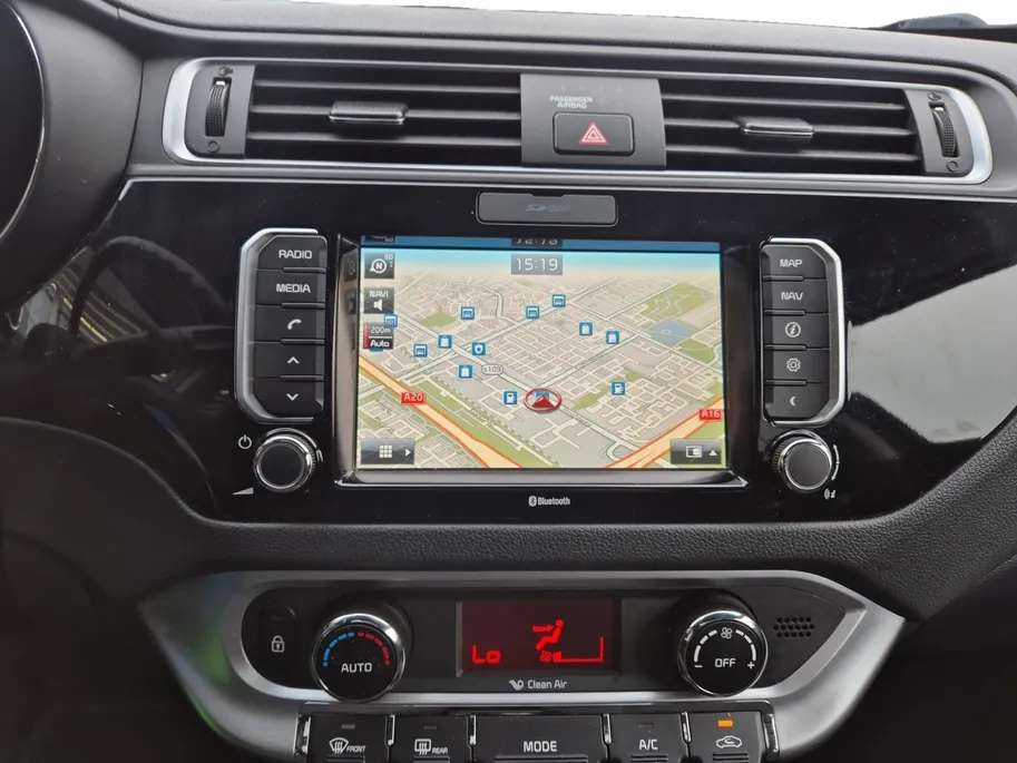 Kia Rio 1.2 CVVT ExecutiveLine | Airco | Navi | Camera | Schuifdak | LM Velgen | Stoelverwarming | Stuurverwarming | Trekhaak |