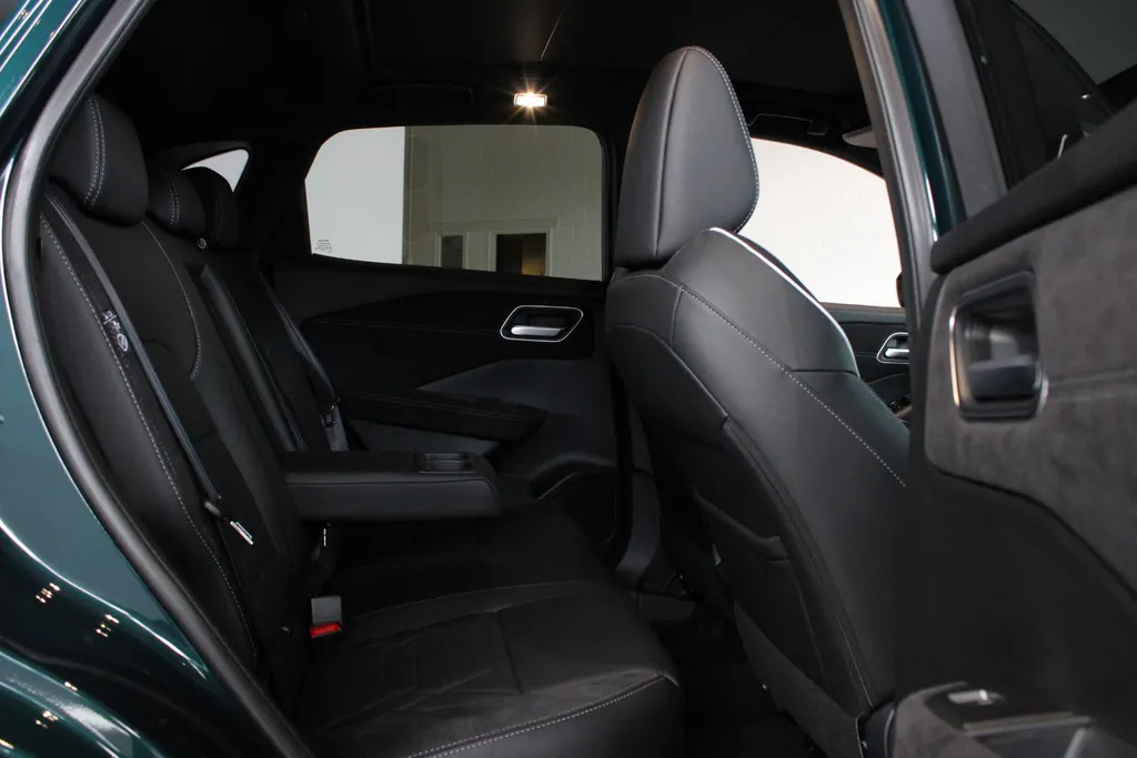 Nissan QASHQAI 1.3 MHEV Xtronic N-Design |1800kg trekgewicht|Coldpack|Panoramisch dak|Camera rondomzicht|Parkeersensoren voor en achter|Naviagatie|Apple carplay&Android auto|20inch Lichtmetalenwielen|Alcantara bekleding|