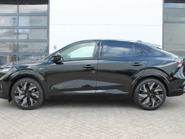 Renault Rafale 1.2 E-Tech full hybrid 200 esprit Alpine | All season | Pack Light & Sound | Nu met € 5000,- voordeel (al verwerkt in de prijs)
