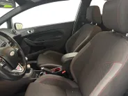 Ford Fiesta 1.0 EcoBoost ST Line NAVI AIRCO CRUISE CONTROLE LM VELGEN SPORTPAKKET ZEER DIKKE FIESTA VOLLEDIG ONDERHOUDEN VAN EEN LIEFHEBBER GEWEEST