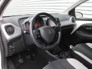 Peugeot 108 1.0 e-VTi Allure TOP! | Elek. vouwdak | Camera | Keyless | 15'' LM Velgen | Clima | Navi | Cruise |