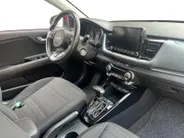 Kia Stonic 1.0i Turbo DynamicLine Automaat |  Two-tone lak | Apple Carplay / Android Auto | Airco |  Elektrische ramen | Camera | Parkeersensoren | Lichtmetalen velgen |