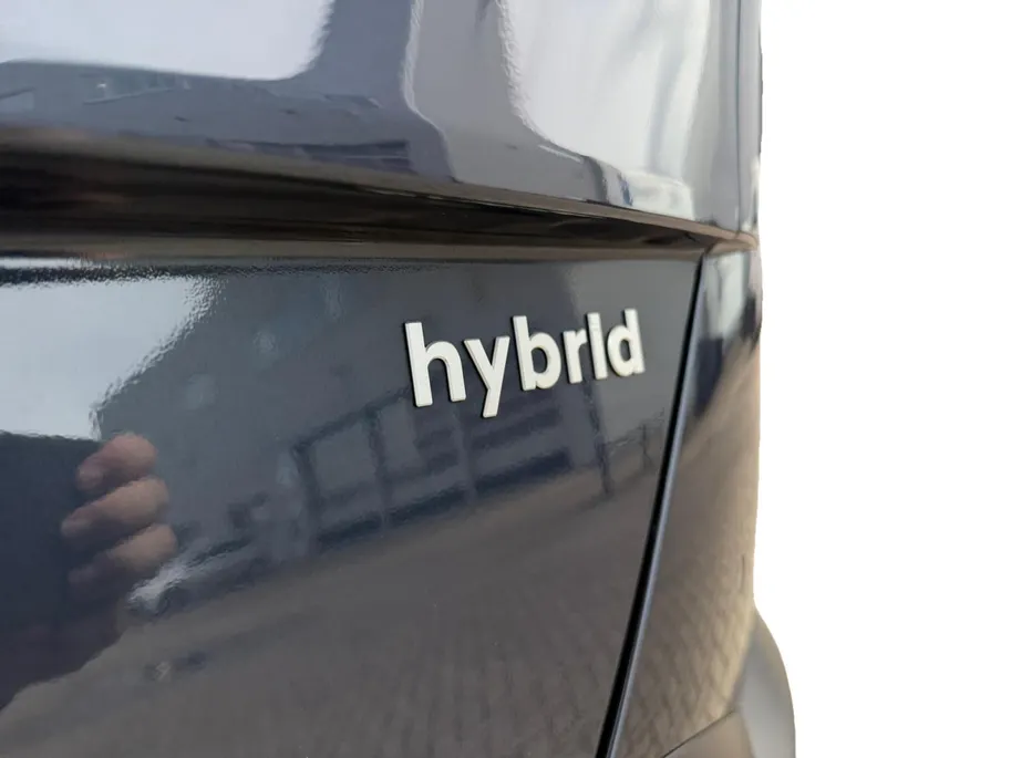 Hyundai Kona 1.6 GDI HEV Premium Sky | Navigatie | Apple Carplay & Android Auto | Schuif-kanteldak | Stoelverwarming & koeling | Lederen bekleding | Bose speakers | Geheugenfunctie stoelen |