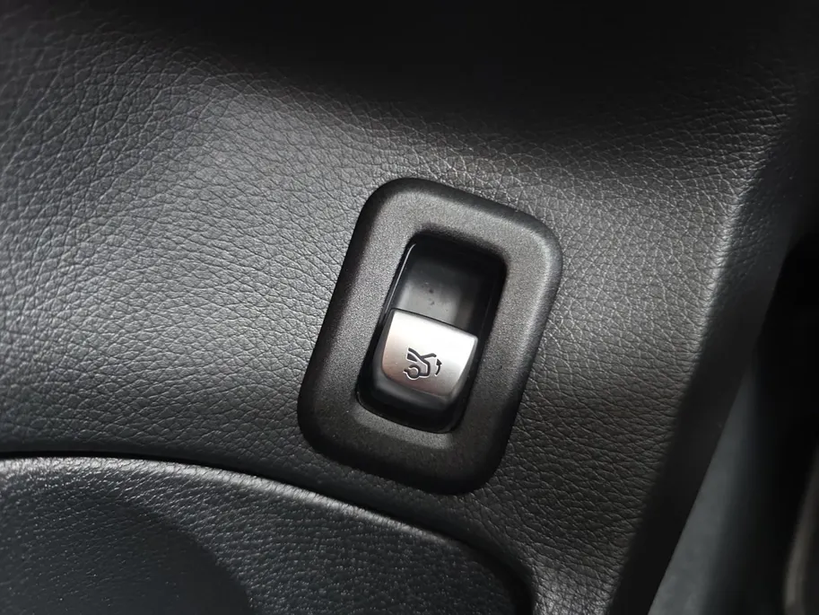 Mercedes-Benz C-Klasse 180 Business Solution AMG | Panoramadak | Cruise Control | Achteruitrijcamera | Apple Carplay/Android Auto |