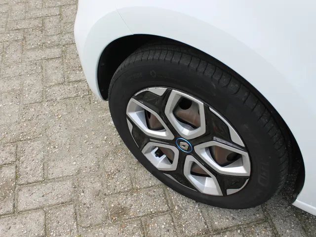 Renault Twingo Z.E. R 80 PK Collection 22 KW | Automaat | ECC | Apple/ Android connectie |