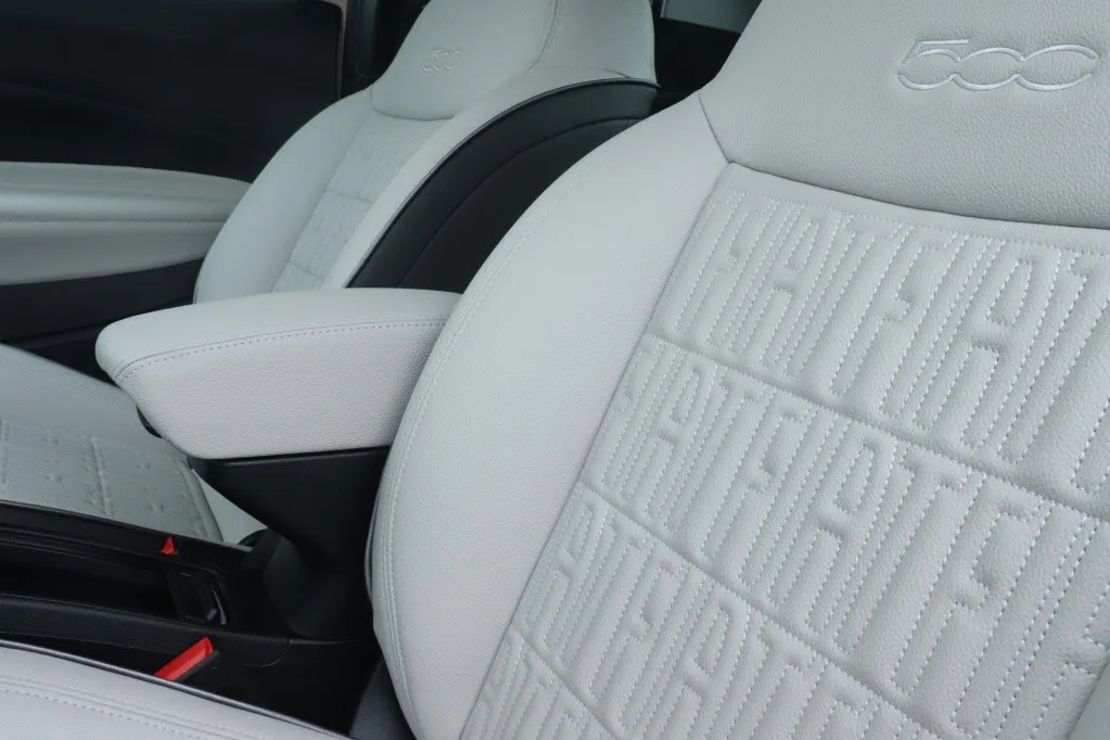 Fiat 500e La Prima by Bocelli 42 kWh | Pano | JBL | Winter | Camera | 17'
