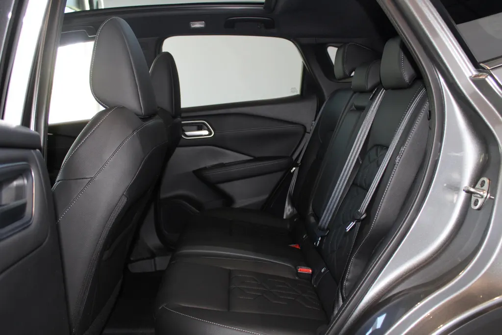 Nissan QASHQAI 1.3 MHEV Xtronic Tekna | NISSAN MORE 10 Jaar garantie | €6.000,- Korting | 1800 kilo trekgewicht | Panoramadak | Keyless | | Bomvol optie's  | 360 camera |