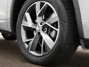 Škoda Kodiaq 1.5 TSI 150pk DSG Sportline Business 7p. · Camera · Inklap. Trekhaak · Keyless · Elek. Bestuurdersstoel + Geheugen · Matrix LED · Garantie t/m 27-05-2028 of 100.000km