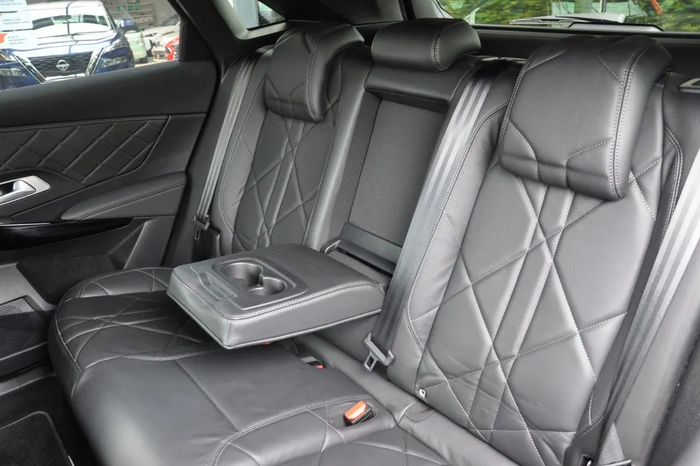 DS DS 7 E-Tense 225 Rivoli All Seasons