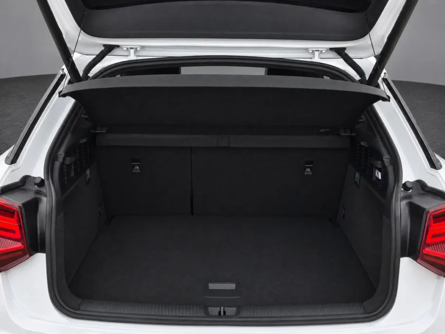 Audi Q2 35 TFSI/150PK S Line · Panoramadak · SONOS Audio ·  Camera · Apple/Android Car Play · Leder