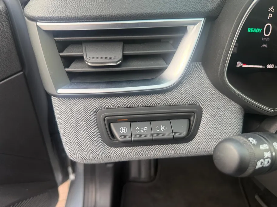 Renault Clio 145PK E-Tech Full Hybrid Techno Automaat | 9,3' Navi | Climate Control | Camera | Parkeersensoren | Apple CarPlay/Android Auto | Digital Cockpit | Cruise Control | Full LED | Lichtmetalen Velgen |