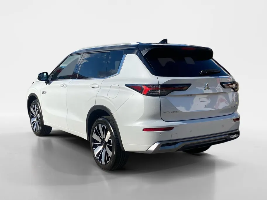 Mitsubishi Outlander 2.4 PHEV Instyle+ | 5000 EURO KORTING | NU DIRECT LEVEBAAR | 8 JAAR GARANTIE |