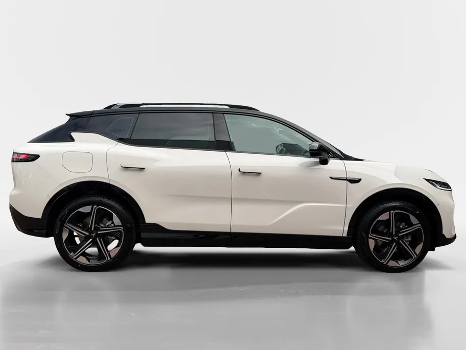 Voyah Courage Performance Edition 80 kWh Full Option | Open dak | 360* Camera | Head Up Display | Adaptief Cruise Control | Stoel koeling,-verwarming & massage| 435 PK |