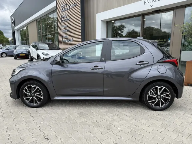 Toyota Yaris 1.5 Hyb. Dynamic | Stoelverwarm. | Allseason | Carplay |